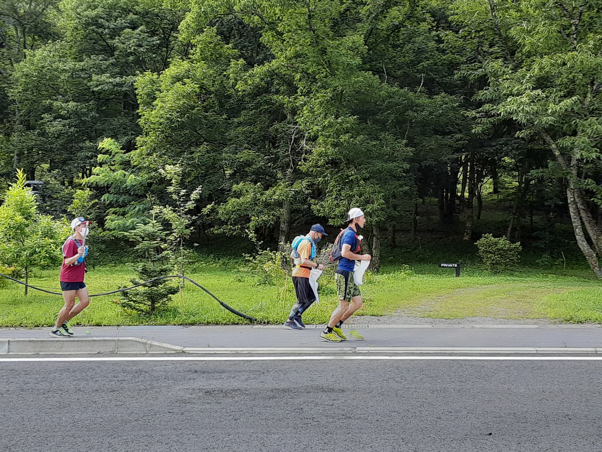 【ランニング、トレッキングコース保全】 やんばゴミ拾いラン＆ウォークが行われました。