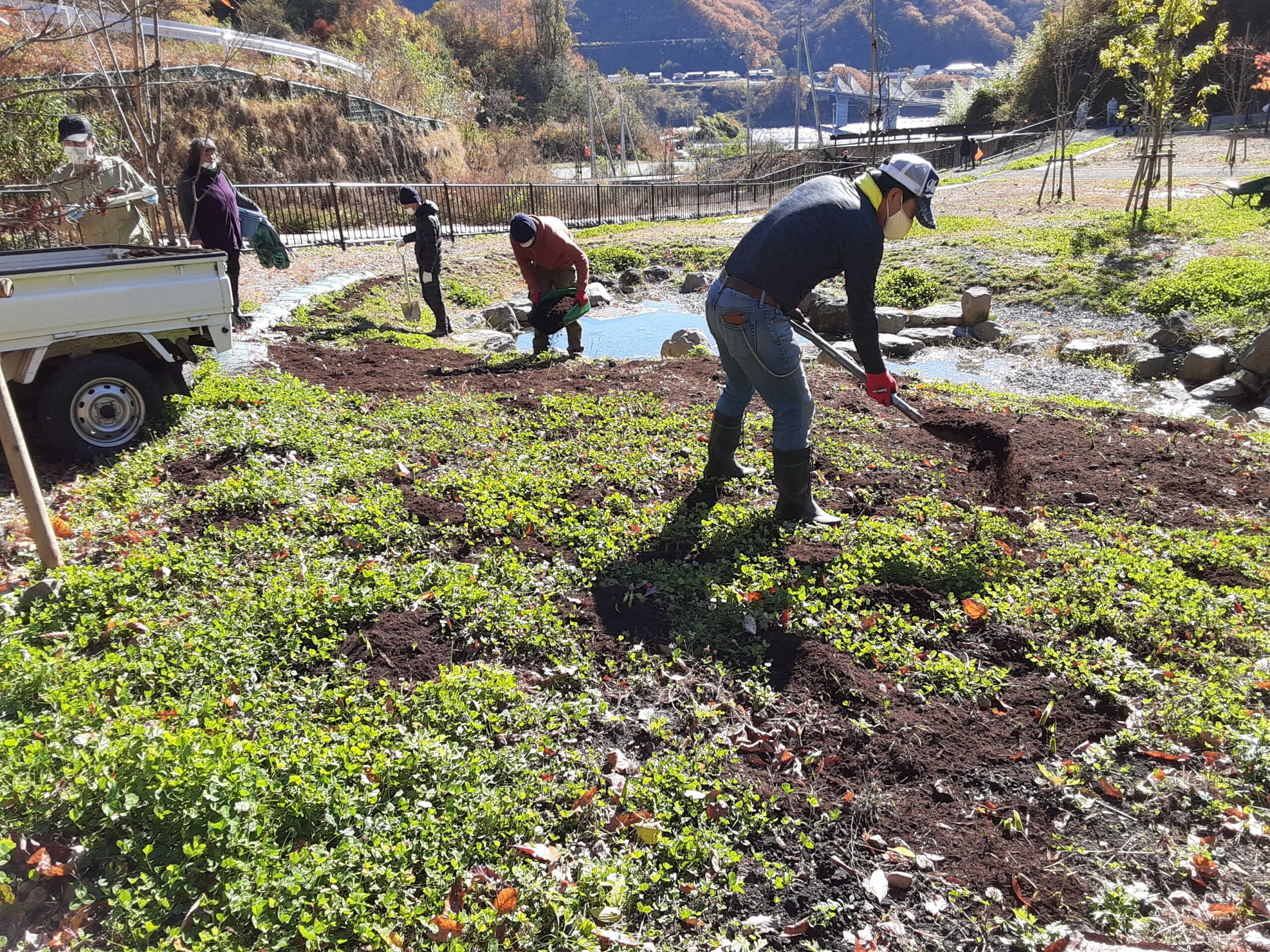 【長野原町花いっぱいプロジェクト】今年最後の作業を行いました。
